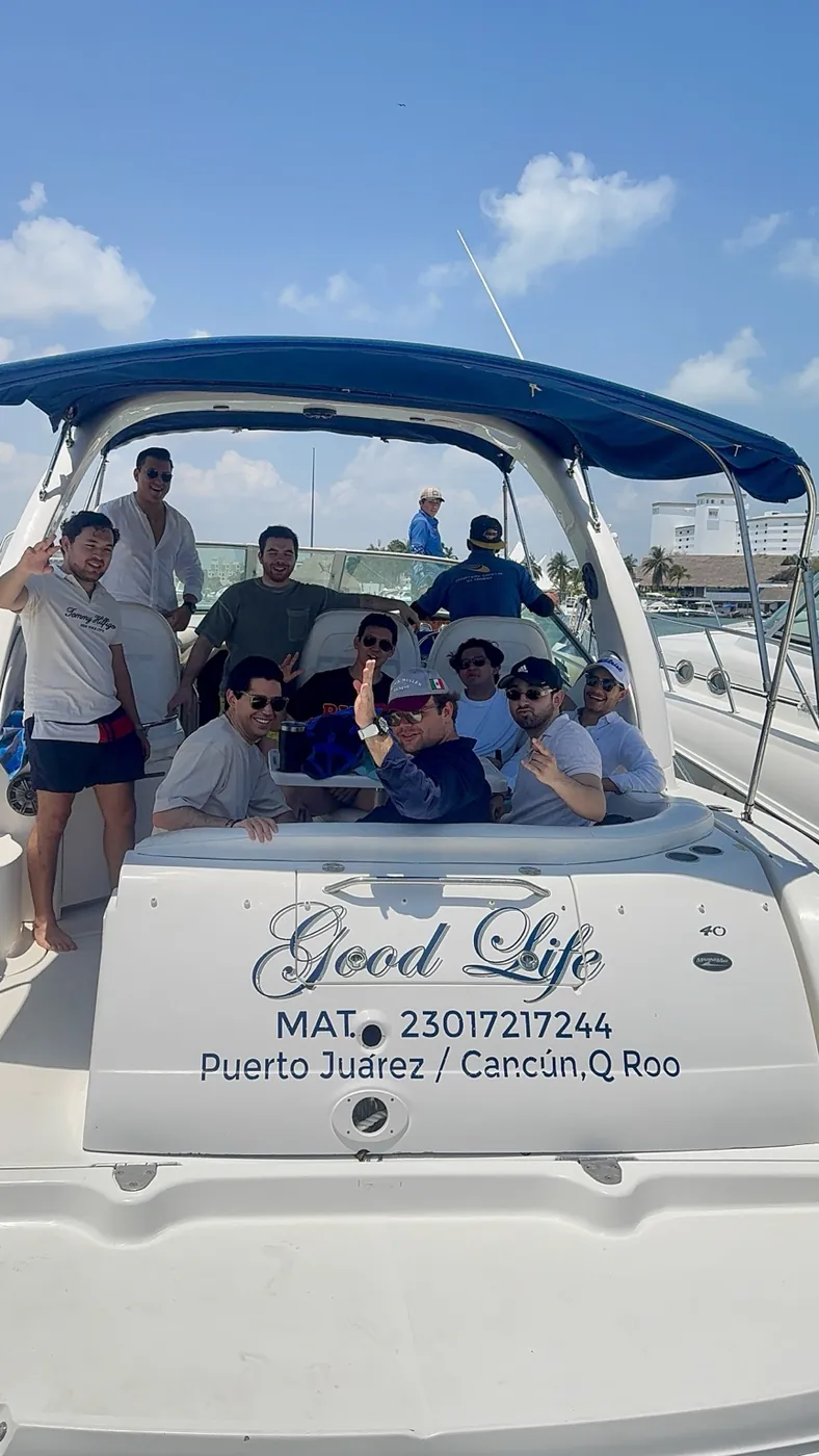 Clients enjoying a Royal Yachts experience in Cancun