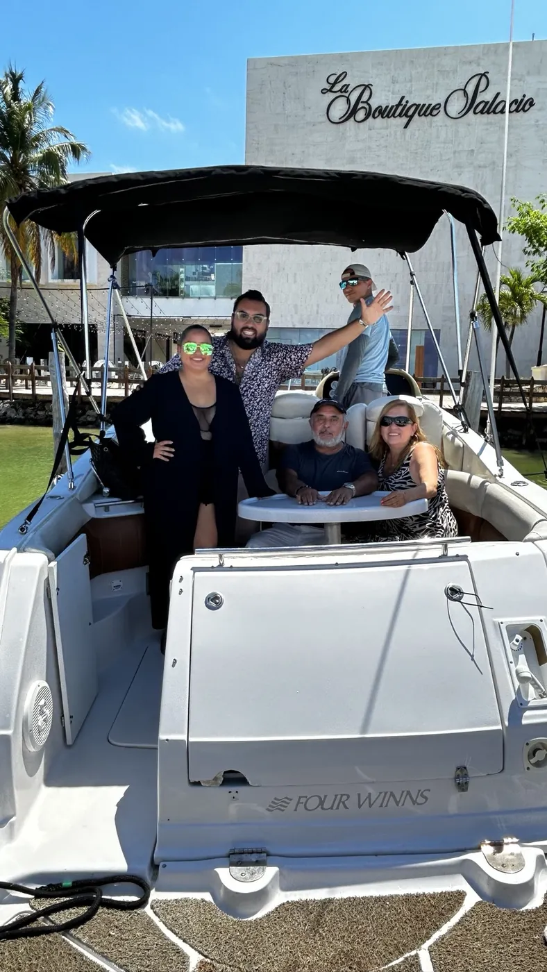 Clients enjoying a Royal Yachts experience in Cancun